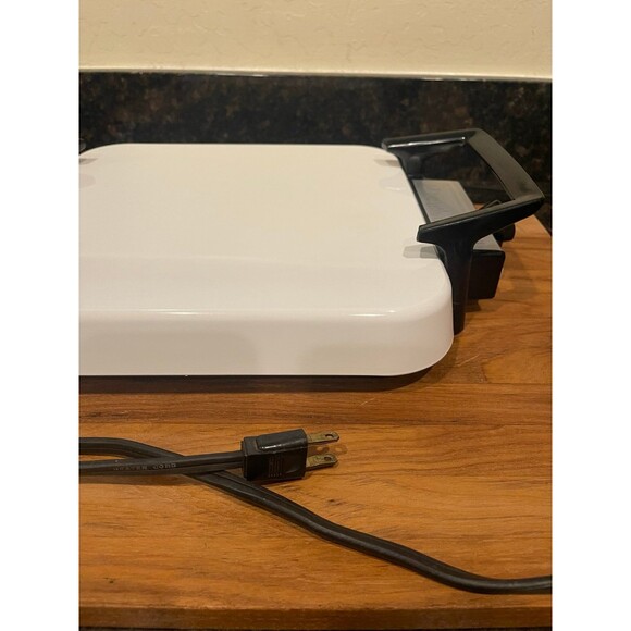 Vintage Corning Ware Electromatic Skillet - Picture 7 of 7